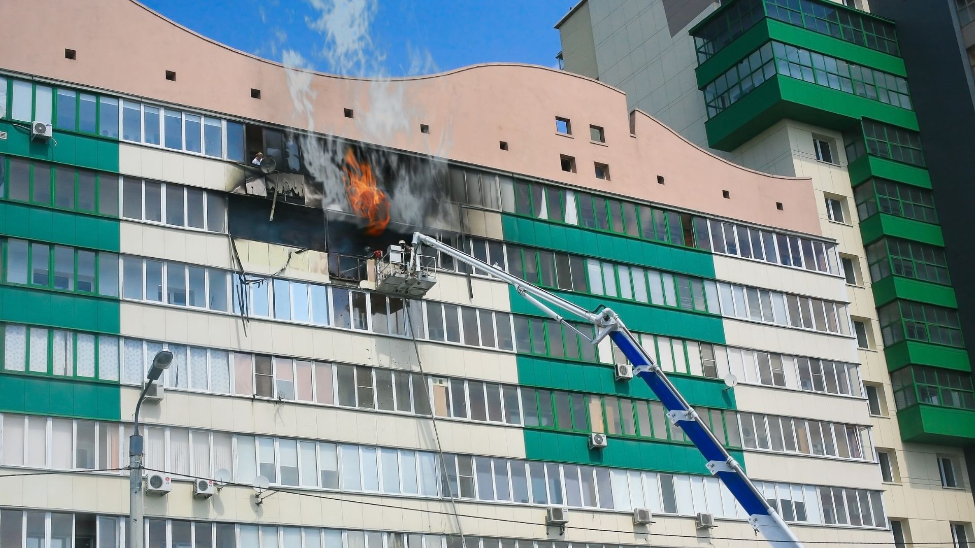 Yüksek Katlı Binalarda Acil Durum Tahliyesi: Hazırlıklı Ol, Hayat Kurtar